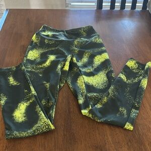 Size small Gym Shark Leggings